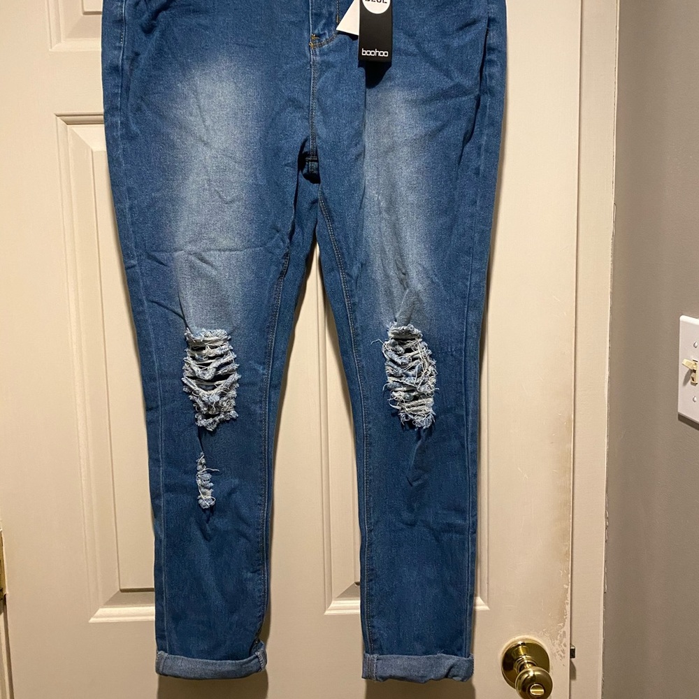 Boohoo Plus Skinny leg ripped jeans
